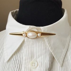 Vintage Gold Tone & Faux Pearl Collar Brooch